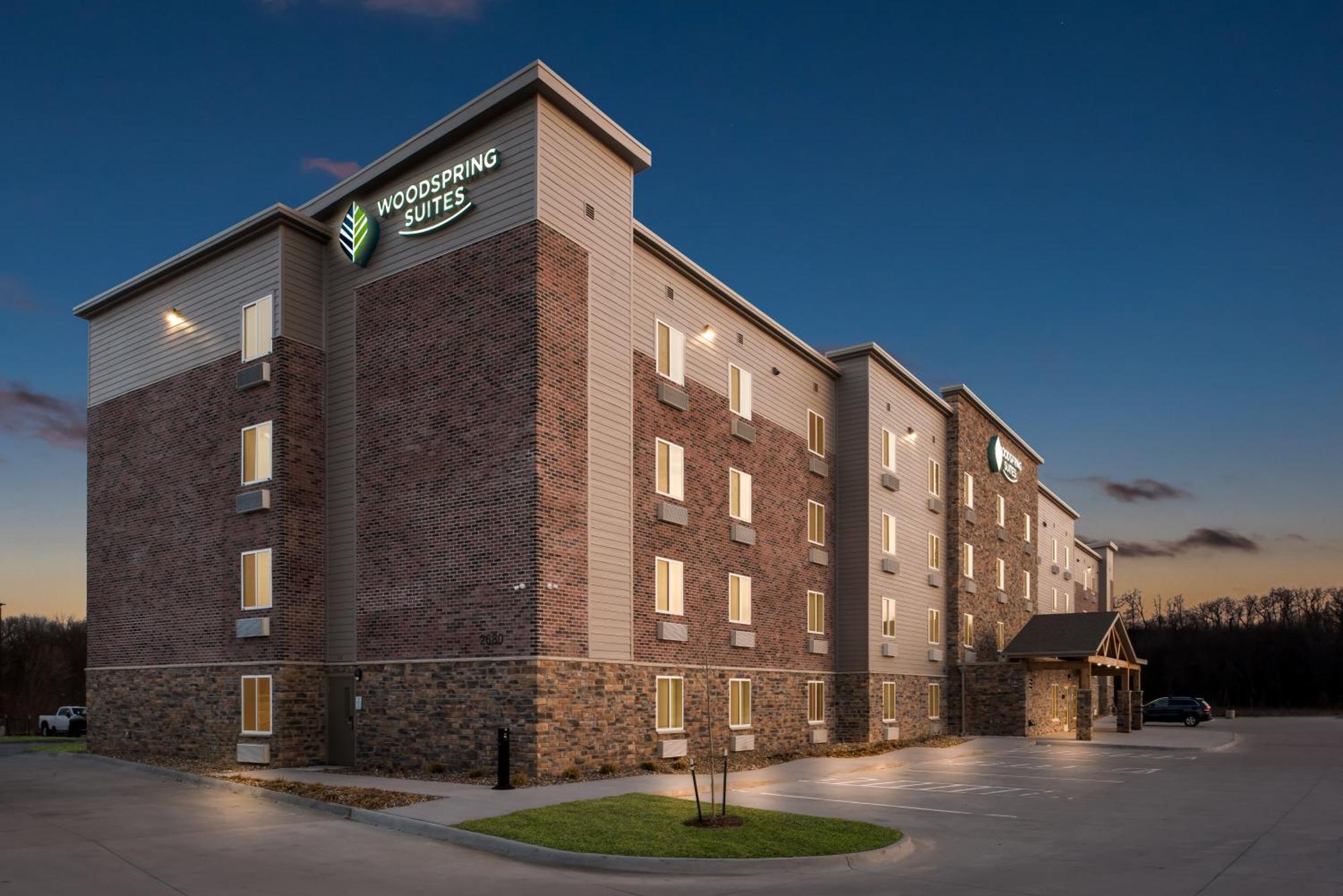 Woodspring Suites Coralville Iowa City Esterno foto